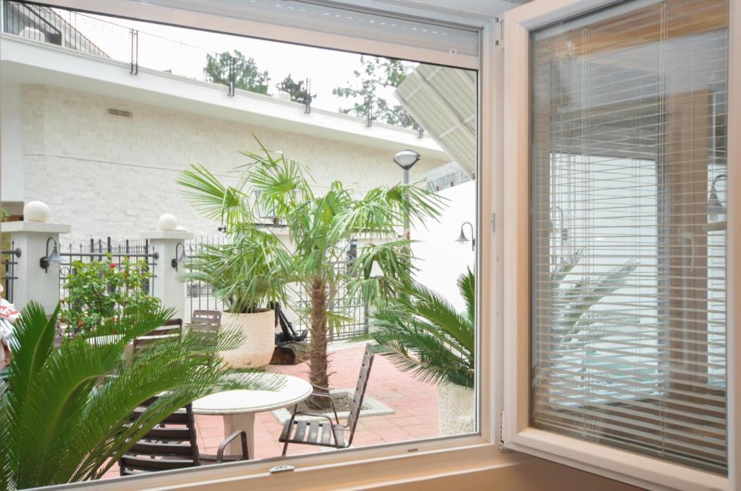 Oasis Seaside Rooms บุดวา ภายนอก รูปภาพ